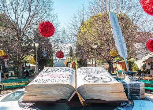 Fotografija 12 - Najteže štivo u gradu: U parku otvorena 300 kila teška knjiga koju su šibenski umjetnici izrađivali više od 500 sati