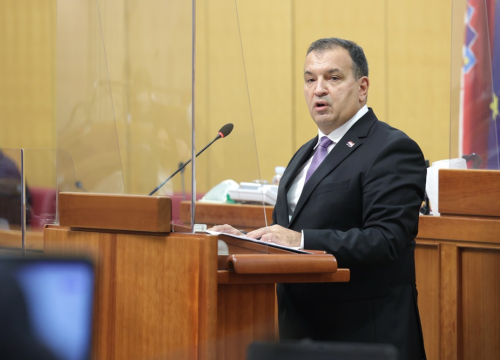 Beroš: 'Nepridržavanje mjera može nas odvući u peti val i u lockdown'
