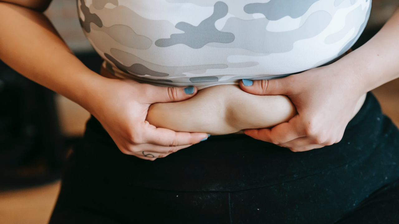 Stotine trbušnjaka i izgladnjivanje neće vam pomoći na putu do ravnog trbuha: Otkrivamo mitove