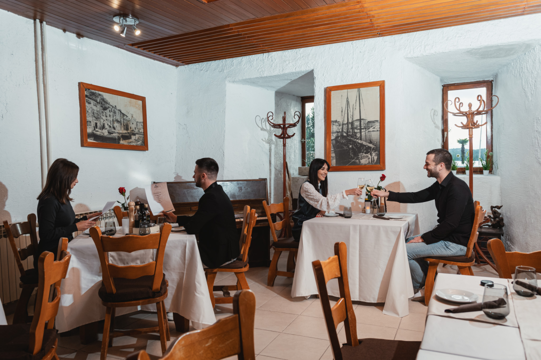 Posjetite najstariju šibensku tavernu u Hotelu Jadran!