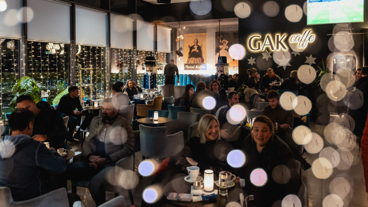 Uživajte u predivnoj božićnoj atmosferi u omiljenom GAK caffeu!