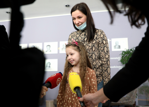 Fotografija 3 - Nakon 16 operacija i pet mjeseci borbe s teškim ozljedama, mala Anđela konačno ide kući iz bolnice