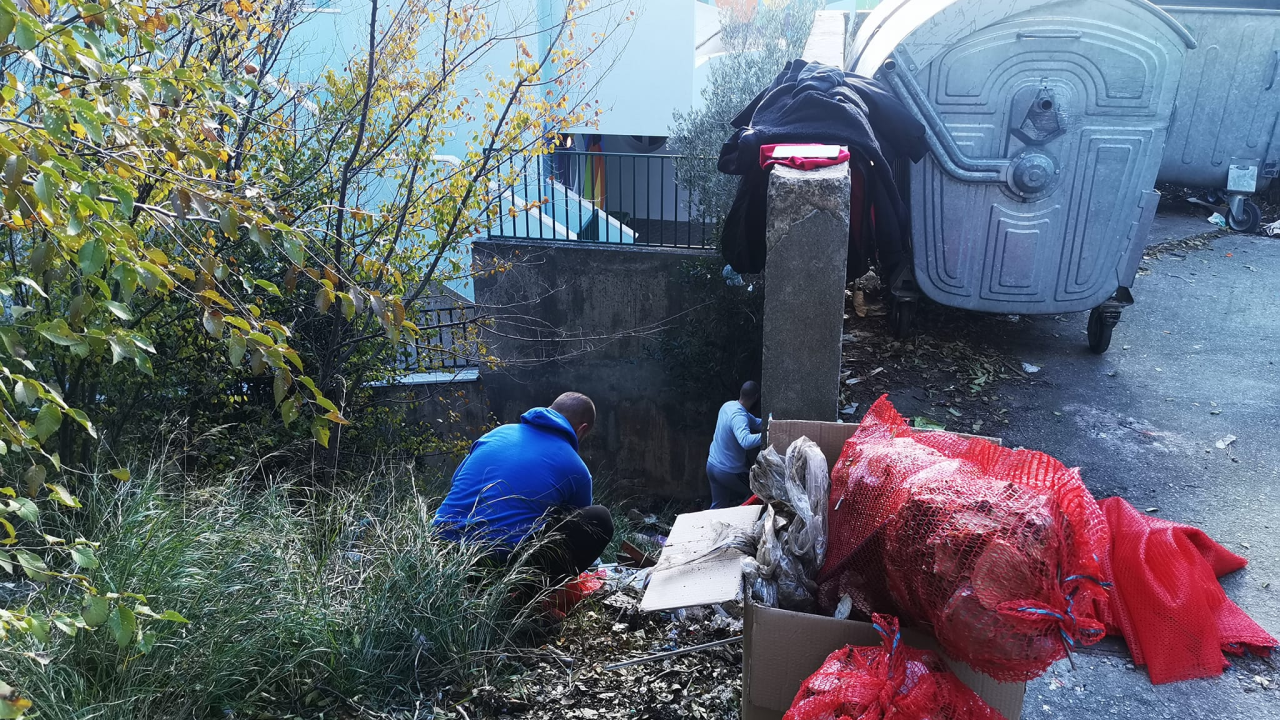 Dvojica Šibenčana čistila smeće kod dječjeg vrtića na Vidicima, akcija se nastavlja sutra