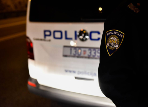 Motociklist (47) teško ozlijeđen u Kijevu: Zbog neprilagođene brzine izletio s ceste i udario u suhozid