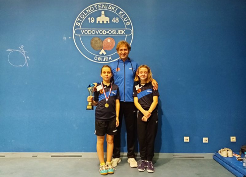 Šibenska stolnotenisačica Loreta Mandić pobjednica turnira u Osijeku, Anđela Živković peta