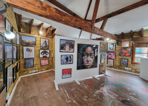 Fotografija 3 - Branka Grubić s izložbe u Londonu: 'Meni je Božić ove godine definitivno uranio'