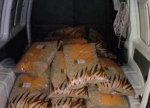 Fotografija 2 - Šibenski HDZ-ovci u prosincu prikupili donacije za obitelji u potrebi: Podijelili hranu, bonove, grijalice, platili račune...