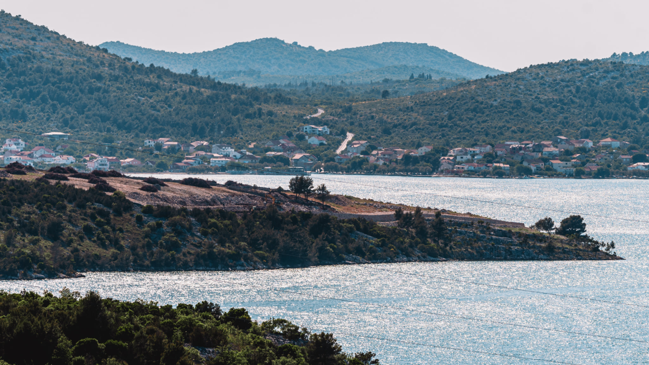 Čini se da više nema prepreka za gradnju golf terena na Prukljanu: Potpisan prvi u nizu ugovora s investitorima