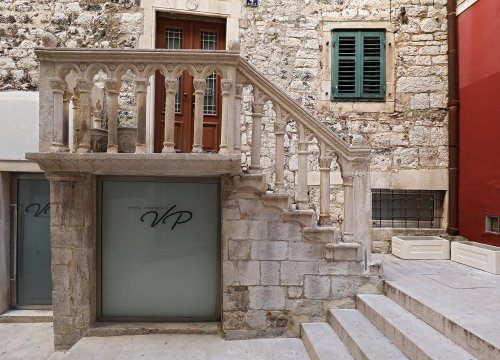 Studenti Umjetničke akademije iz Splita završili restauraciju kamenog stubišta na Skalicama