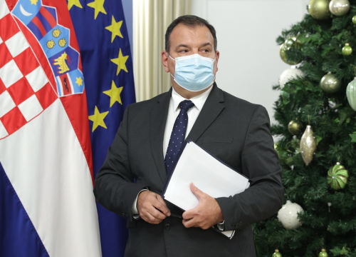 Širi se slika ministra Beroša bez maske u trgovini: Evo kako on to objašnjava