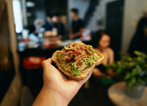 Avocado tost party u Azimuta: Nakon blagdana vrijeme je za detox uz hit namirnicu i vrhunsku playlistu