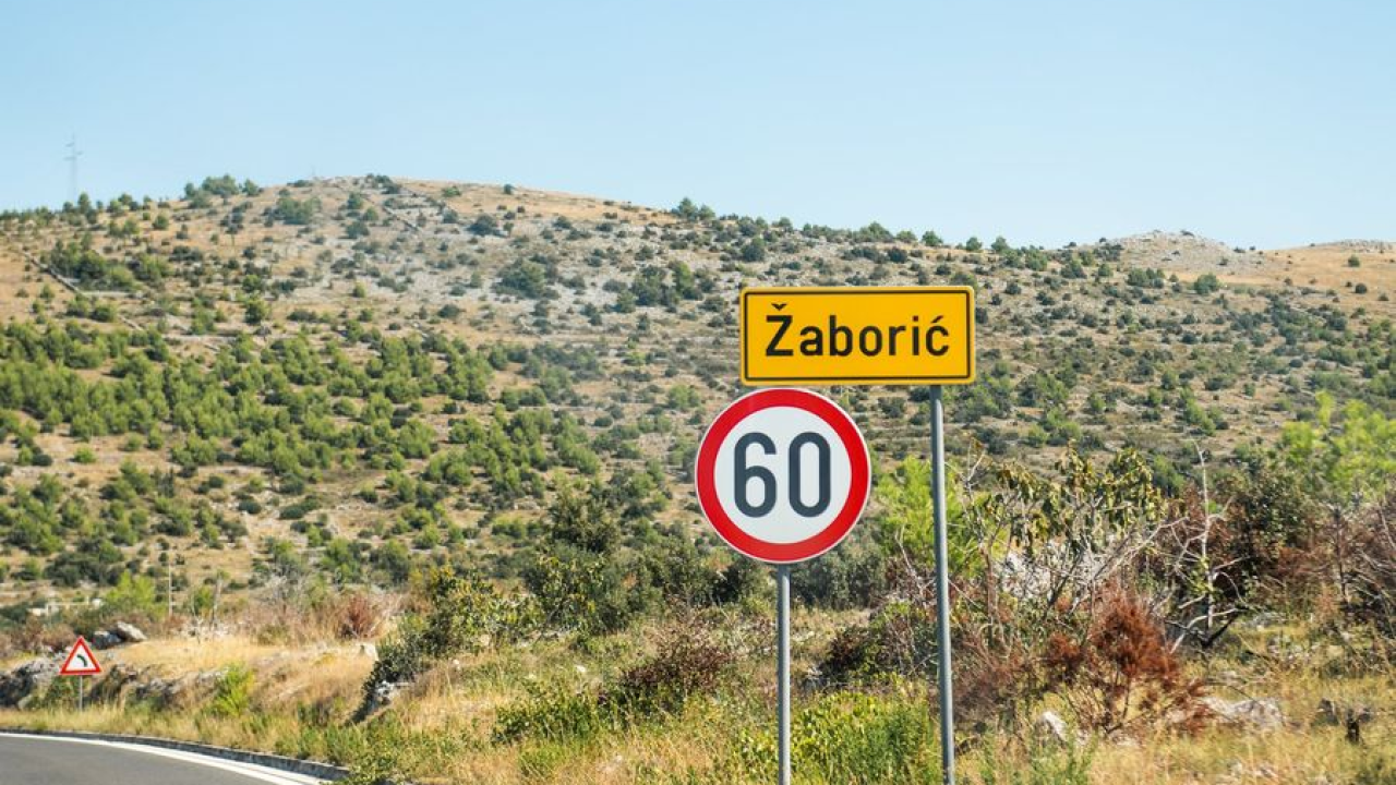 Žaborić, Grebaštica i Šparadići ostali bez struje, radnici pokušavaju otkloniti kvar