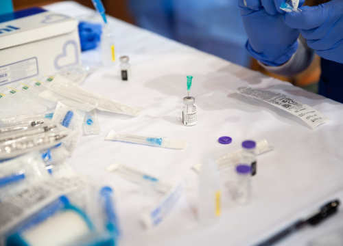 Pfizer priprema posebno cjepivo protiv omikrona: Kažu da će biti spremno u ožujku