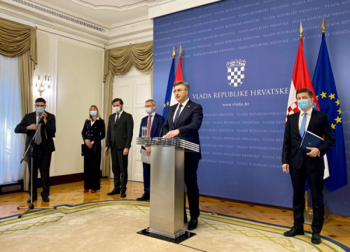 Plenković: 'Ako imate gotovinu kod kuće, stavite je u banku. Novac u kunama automatski će se pretvoriti u eure'