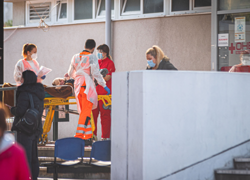 Danas 309 novih slučajeva covida, u šibenskoj bolnici preminula starija žena