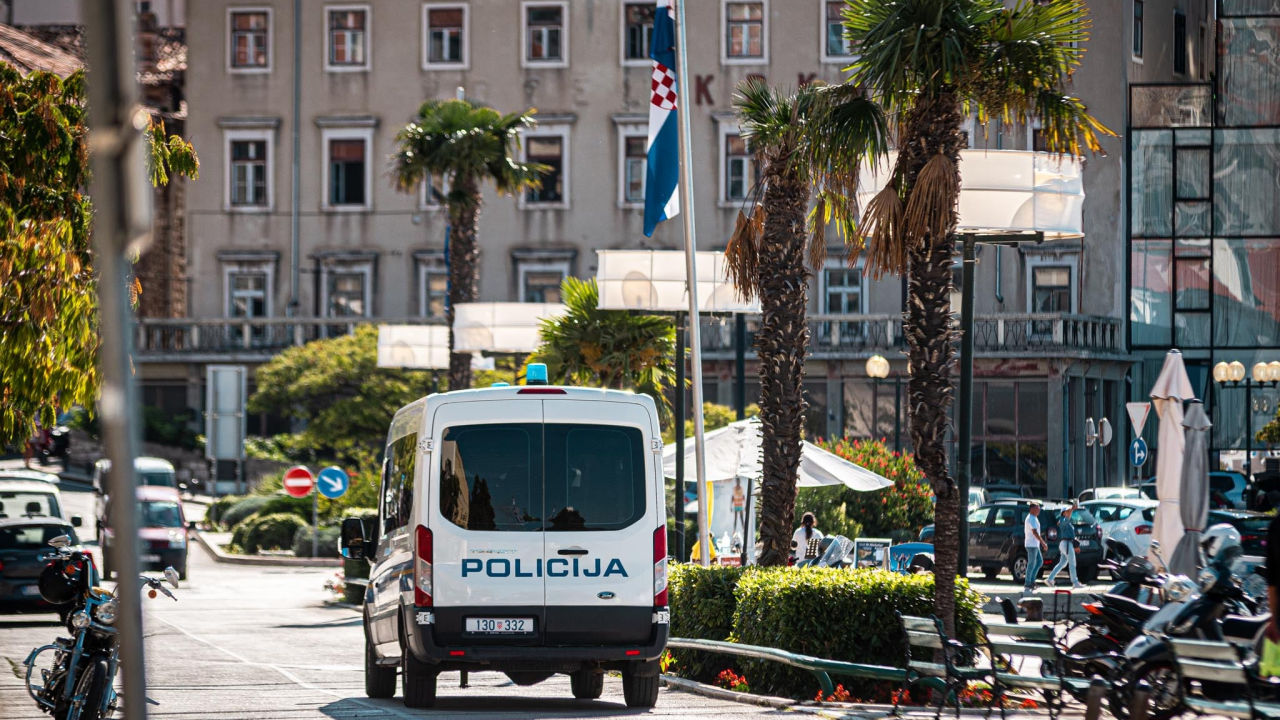 Policija kazneno prijavljuje 42-godišnjaka koji je u siječnju napravio nered na štekatu u Šibeniku