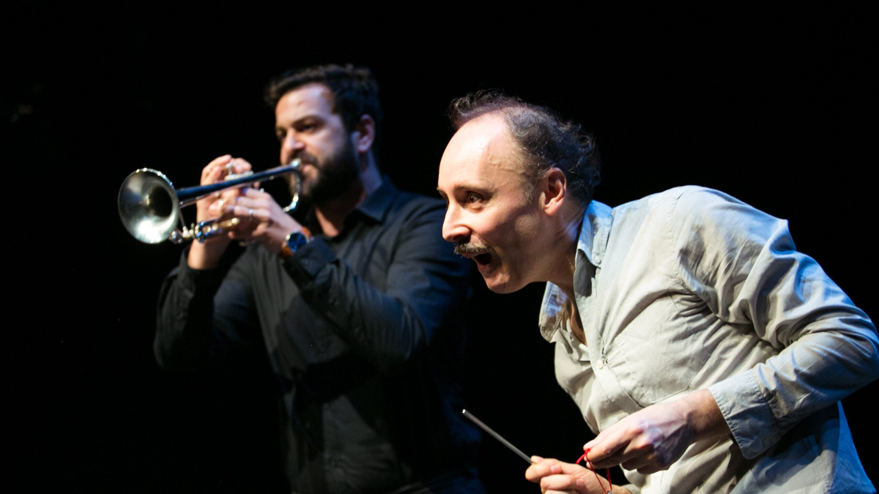 Trideset lica Dražena Šivaka stižu u Arsena: Mistero Buffo je kontroverzna zbirka satiričnih monologa nobelovca Darija Foa