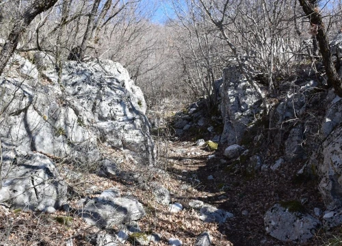 Pridružite se obnovi staze na Dinari i naučite kako se gradi suhozid