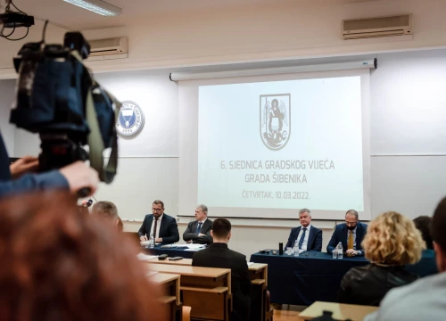 Prošla odluka o novom zaduženju Grada: 'Tek ste sada povezali kredit s EU projektima. Nadam se da nas ne čeka katastrofa'