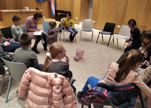 Fotografija 8 - Provjerite raspored Društvenog centra Grada Skradina za travanj!