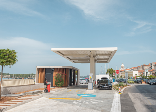 Ina ide korak dalje: Na pumpi na rivi organizirat će koncerte