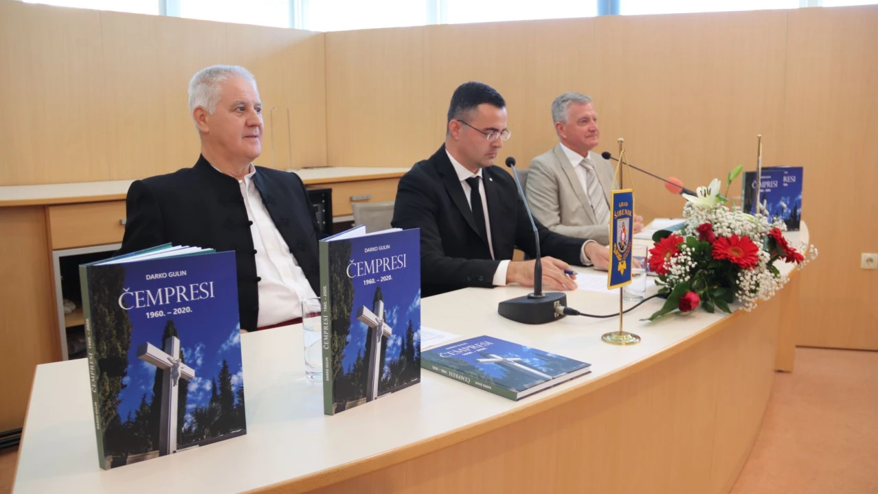Darko Gulin predstavio monografiju posvećenu Čempresima: U 30 godina svirao je na tri i pol tisuće pogreba