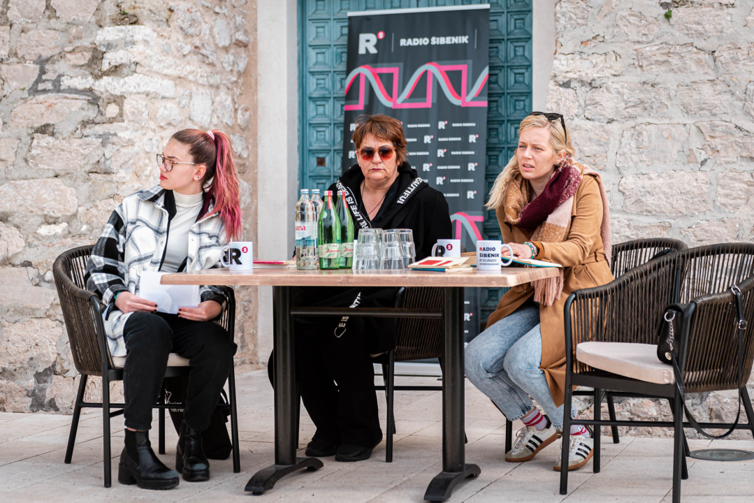 Podjelom sadnica masline i čitanjem poezije na šibenskoj rivi obilježen 100. rođendan Vesne Parun