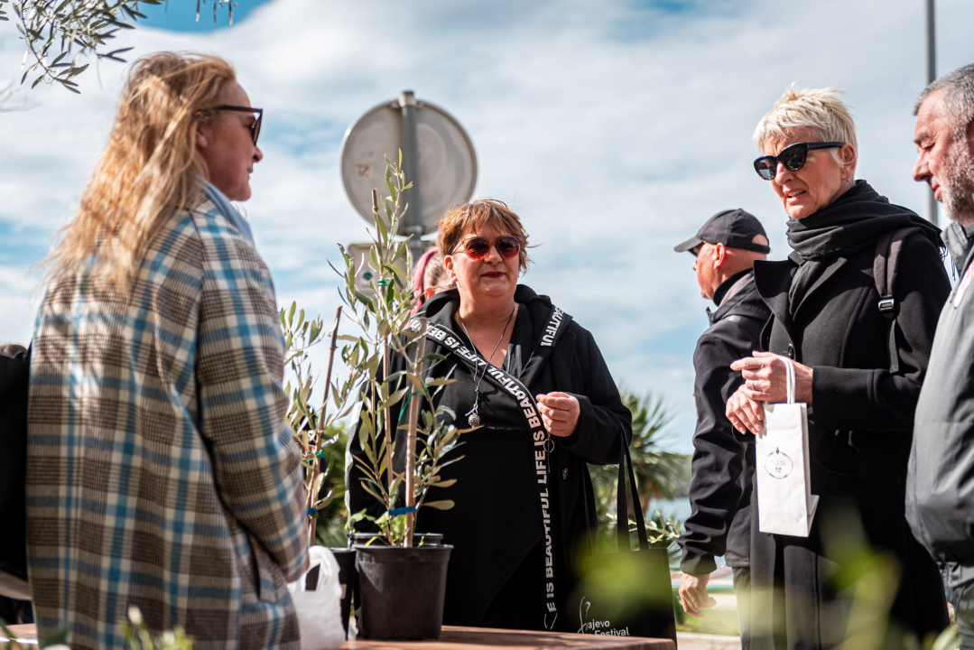 Podjelom sadnica masline i čitanjem poezije na šibenskoj rivi obilježen 100. rođendan Vesne Parun