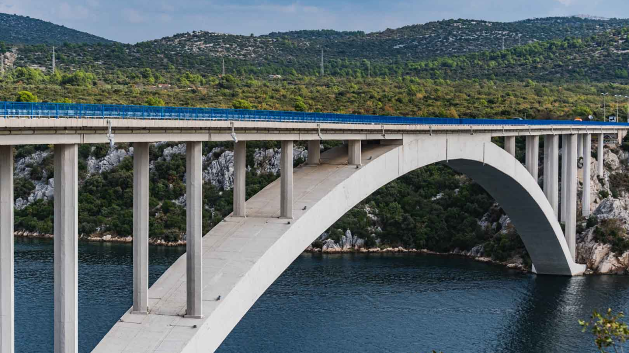 Šibenski most načinom gradnje jedinstven je u svijetu i zaslužuje postati spomenikom kulture