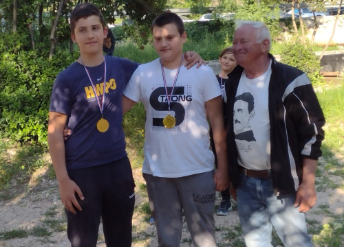 Fotografija 15 - Održan humanitarni turnir u petanci za djecu, sva prikupljena sredstva bit će uplaćena za liječenje male Petre