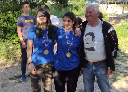 Fotografija 16 - Održan humanitarni turnir u petanci za djecu, sva prikupljena sredstva bit će uplaćena za liječenje male Petre