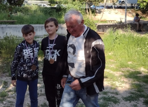 Fotografija 17 - Održan humanitarni turnir u petanci za djecu, sva prikupljena sredstva bit će uplaćena za liječenje male Petre