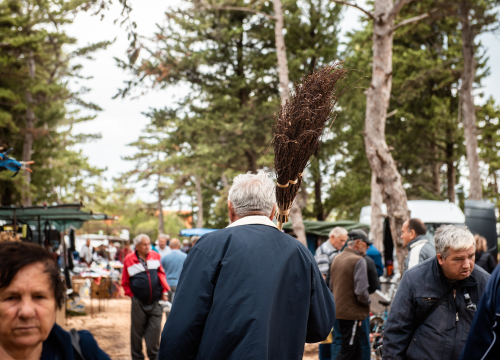 Fotografija 21 - Bili smo na Benkovačkom sajmu: Najtraženija 'roba' su CD-evi Thompsona i Bulića, a za prasetinu se čeka red
