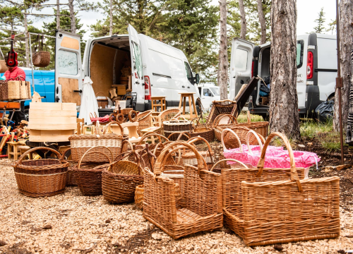 Fotografija 26 - Bili smo na Benkovačkom sajmu: Najtraženija 'roba' su CD-evi Thompsona i Bulića, a za prasetinu se čeka red