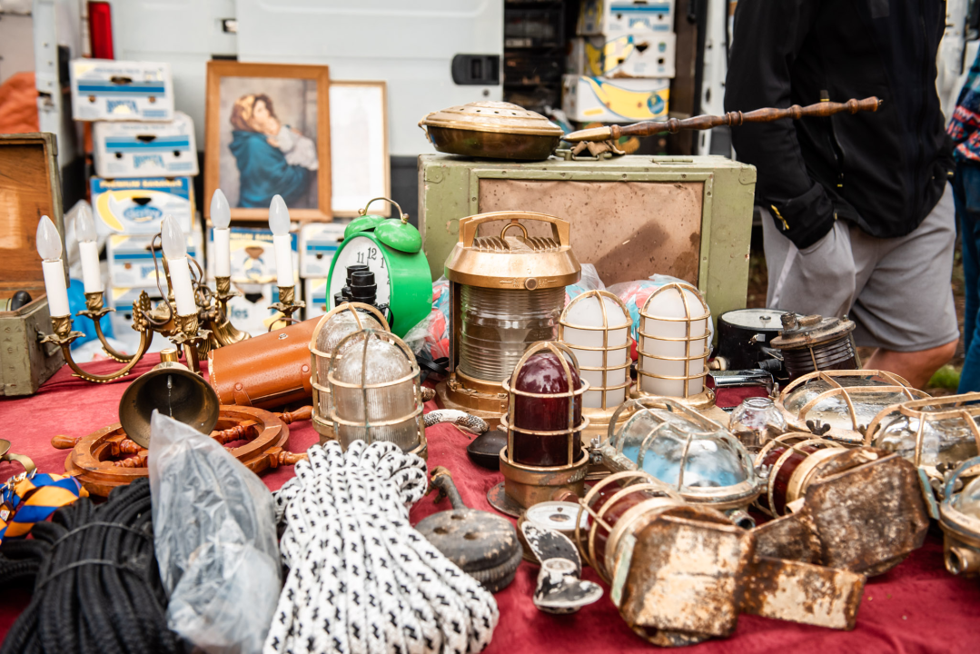 Bili smo na Benkovačkom sajmu: Najtraženija 'roba' su CD-evi Thompsona i Bulića, a za prasetinu se čeka red