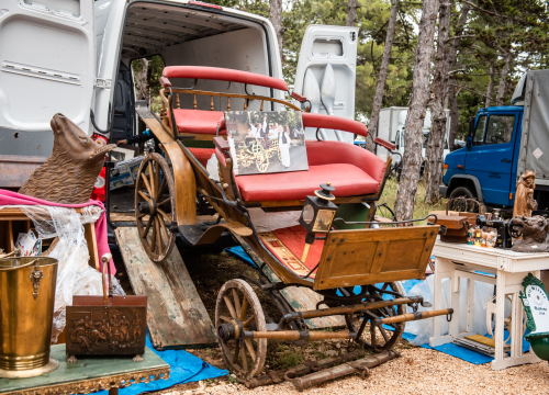 Fotografija 44 - Bili smo na Benkovačkom sajmu: Najtraženija 'roba' su CD-evi Thompsona i Bulića, a za prasetinu se čeka red