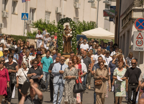 Fotografija 3 - Velikom procesijom Drnišani proslavili blagdan sv. Ante
