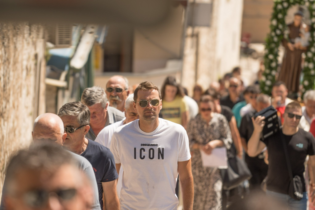 Velikom procesijom Drnišani proslavili blagdan sv. Ante