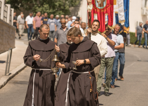Fotografija 4 - Velikom procesijom Drnišani proslavili blagdan sv. Ante