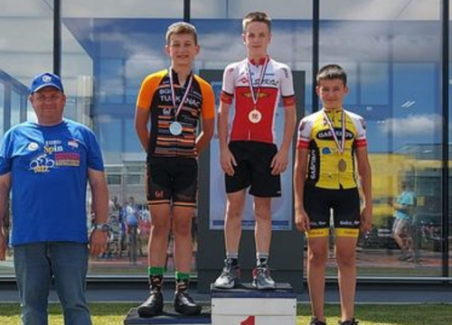 Fotografija 2 - Članovi Fortice u cestovnoj utrci: Petra Čuklin srebrna, Mihovil Relja brončani