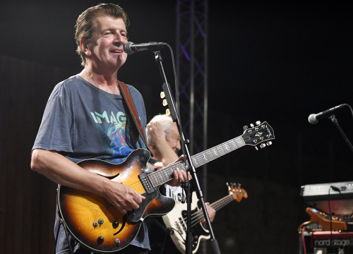 Kako je Bajaga sinoć ignorirao kulturnu i institucionalnu krizu u gradu...