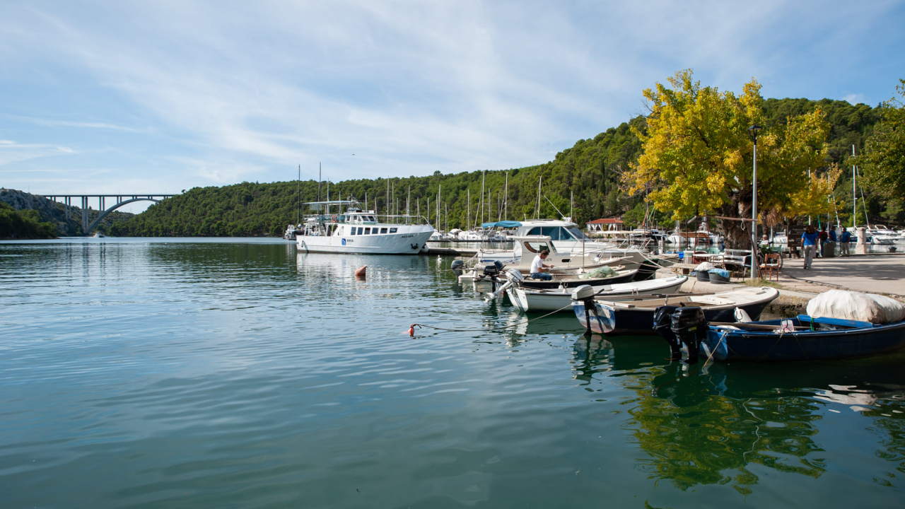 Završna faza uređenja dijela obale i pristaništa za turističke brodove u Skradinu