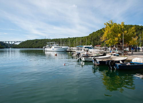Završna faza uređenja dijela obale i pristaništa za turističke brodove u Skradinu