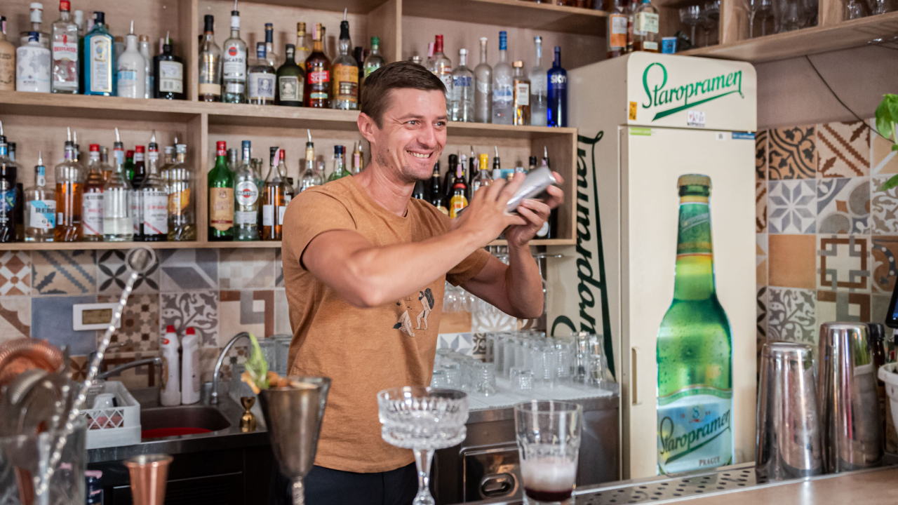 Odličan program očekuje vas ovaj vikend u Vintage baru!