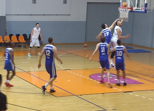 Fotografija 3 - Košarkaši Šibenke svladali Alkar u zatvorenoj trening-utakmici