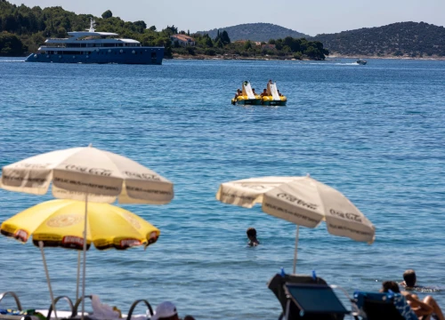 Fotografija 7 - Plaže u Vodicama i Srimi pune kao usred sezone