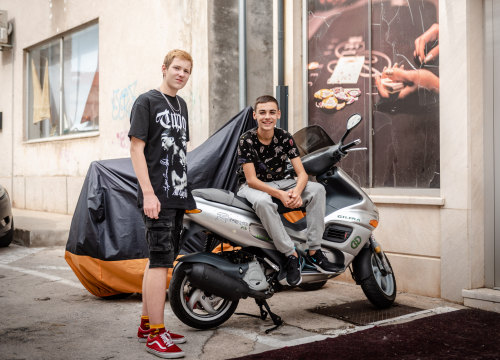 Fotografija 4 - Mladi šibenski glumci Mauro i Franko po povratku s festivala u San Sebastianu: 'Bilo je naporno i zabavno!'