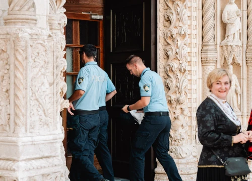 Fotografija 2 - Procesijom gradskim ulicama počela proslava sv. Mihovila, nebeskog zaštitnika Šibenika