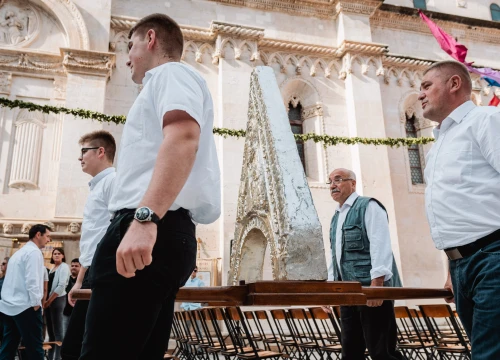 Fotografija 7 - Procesijom gradskim ulicama počela proslava sv. Mihovila, nebeskog zaštitnika Šibenika