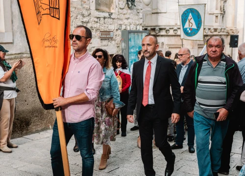 Fotografija 12 - Procesijom gradskim ulicama počela proslava sv. Mihovila, nebeskog zaštitnika Šibenika